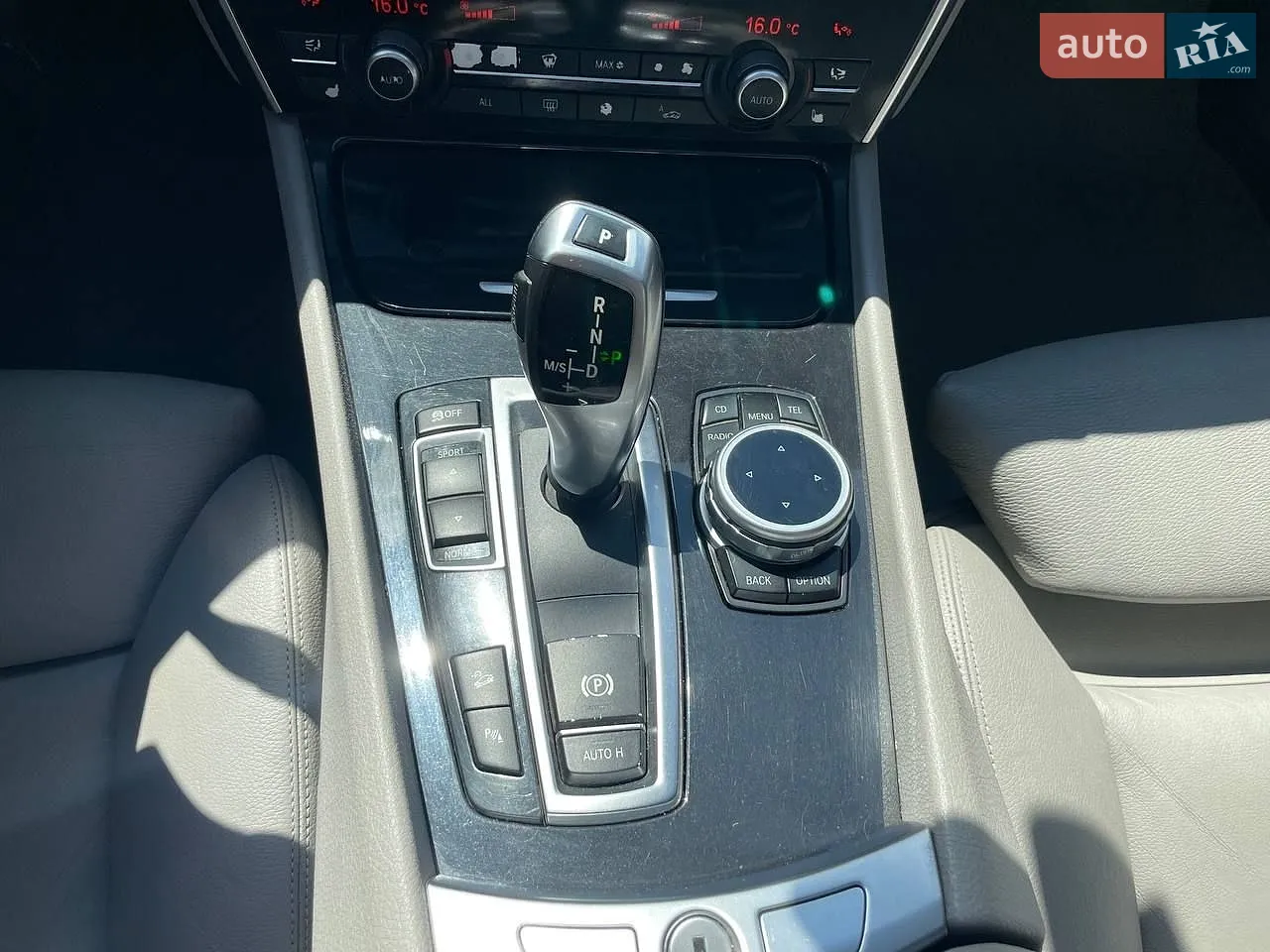 2010 BMW 5er - мініатюра 21
