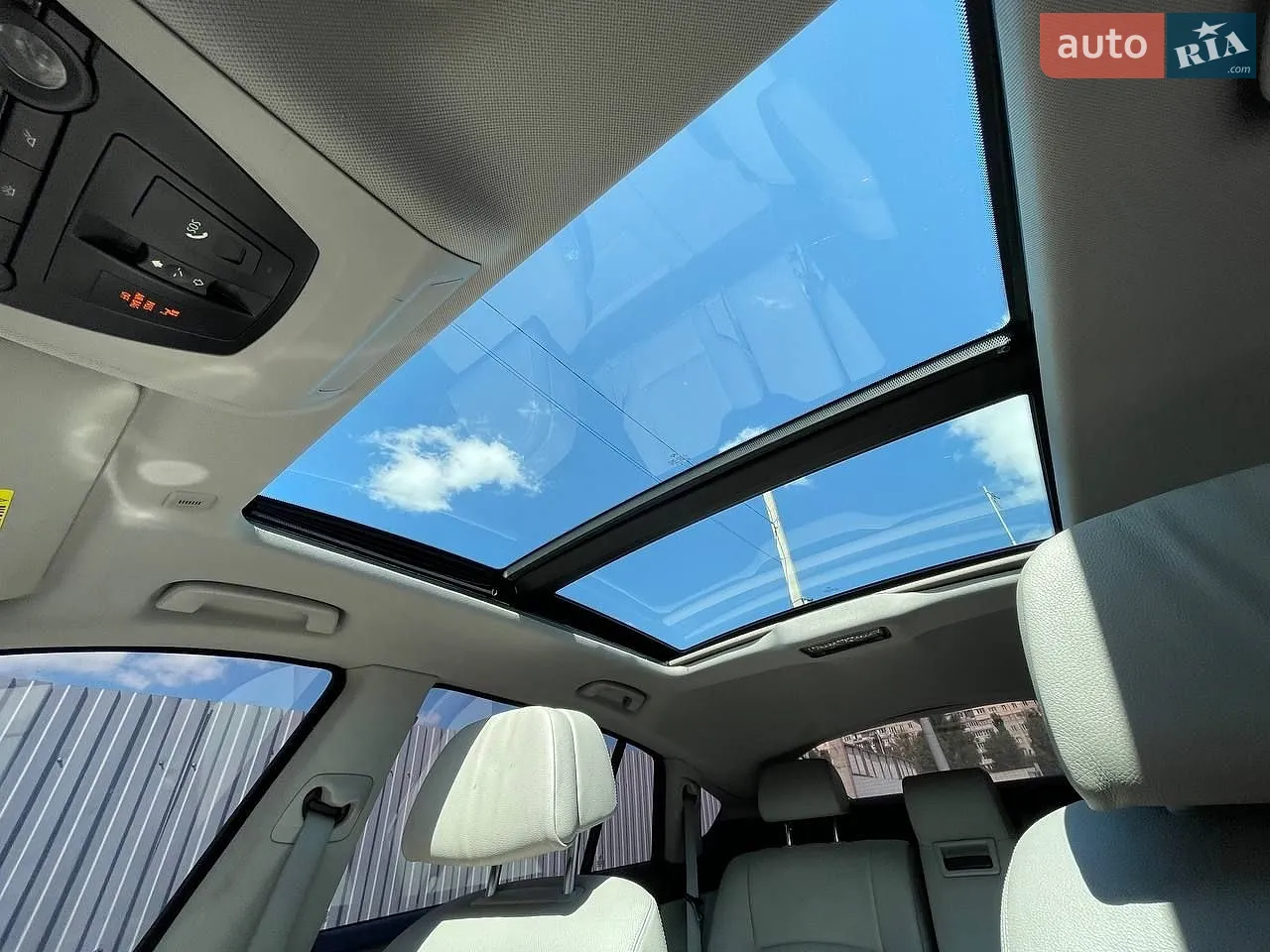 2010 BMW 5er - мініатюра 26