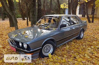 Седан BMW 5 Series 1984 в 