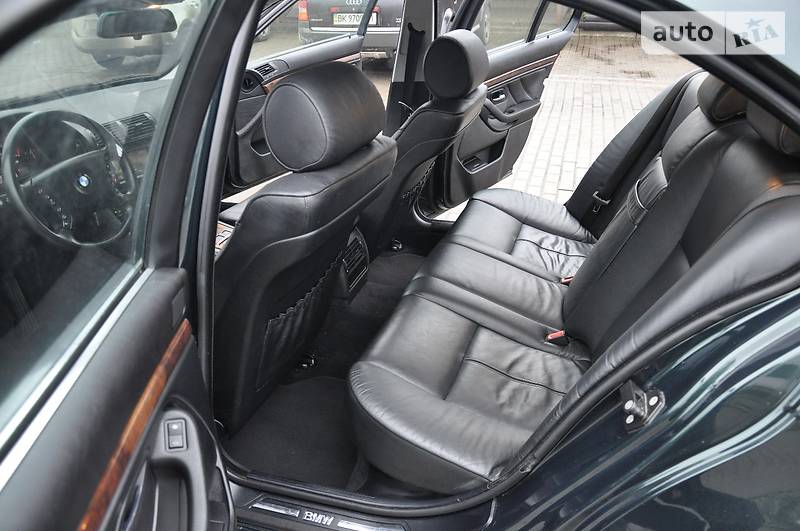 Седан BMW 5 Series 2002 в Ровно