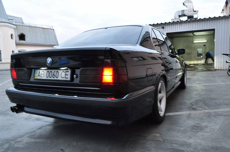 Седан BMW 5 Series 1993 в Киеве