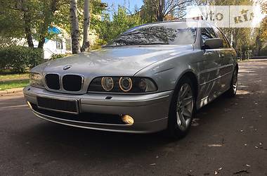 Седан BMW 5 Series 2000 в Новой Каховке