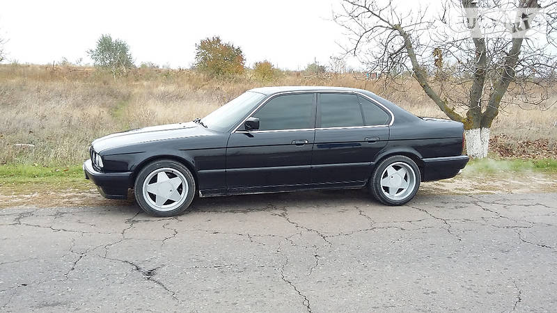 Седан BMW 5 Series 1993 в Бериславе