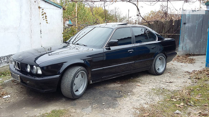 Седан BMW 5 Series 1993 в Бериславе
