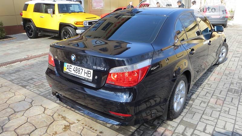 Седан BMW 5 Series 2004 в Дніпрі