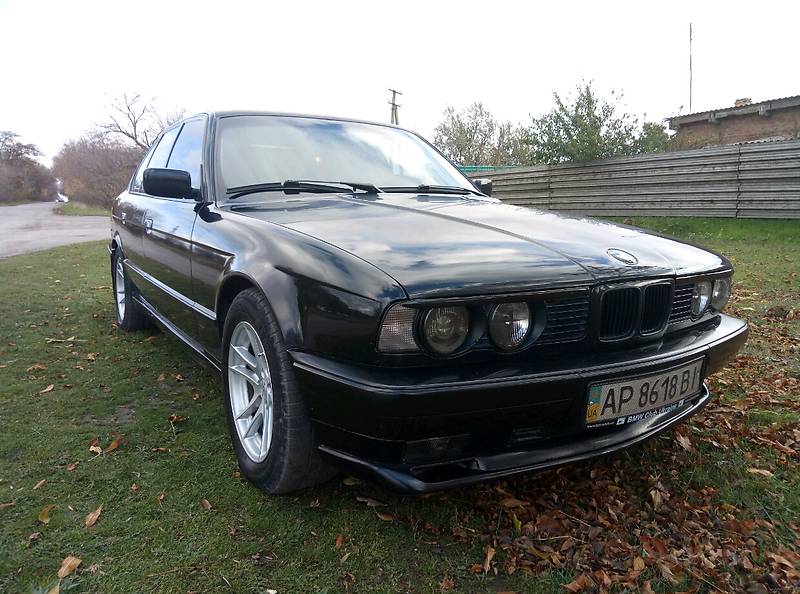 Седан BMW 5 Series 1990 в Запорожье