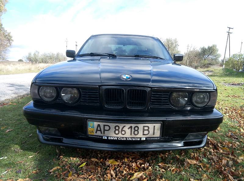 Седан BMW 5 Series 1990 в Запорожье