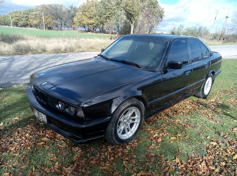 Седан BMW 5 Series 1990 в Запорожье