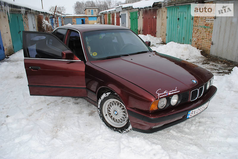 Седан BMW 5 Series 1990 в Волочиске