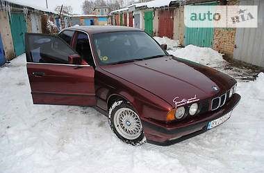 Седан BMW 5 Series 1990 в Волочиске