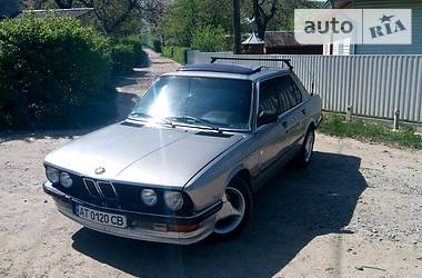Седан BMW 5 Series 1987 в Косове