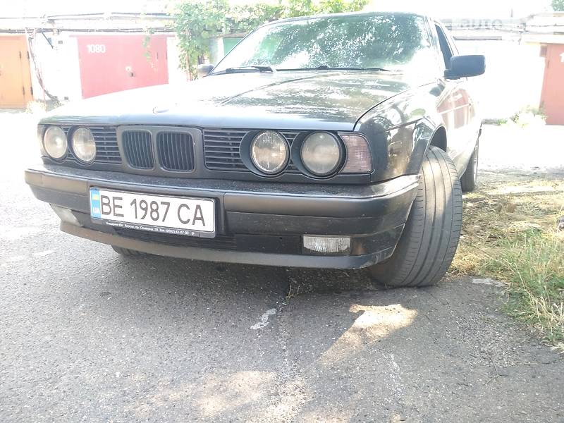 Седан BMW 5 Series 1991 в Николаеве