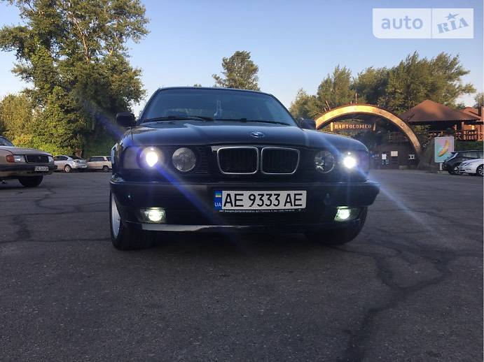 Седан BMW 5 Series 1995 в Днепре