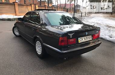 Седан BMW 5 Series 1988 в Чернігові