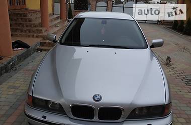 Седан BMW 5 Series 2000 в Чернівцях