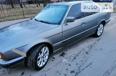 Седан BMW 5 Series 1988 в Виннице