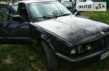 Седан BMW 5 Series 1988 в Коростене