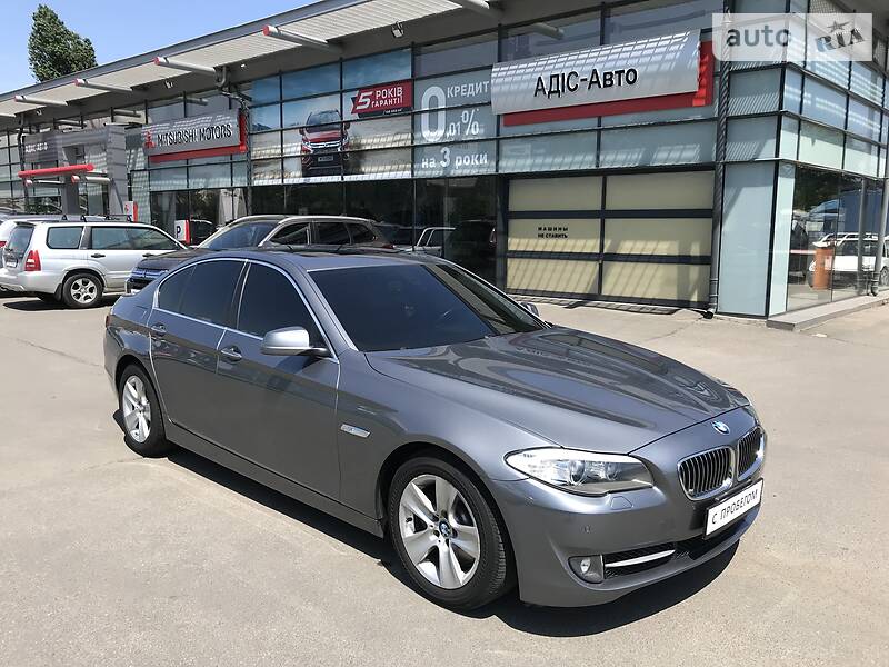Седан BMW 5 Series 2012 в 