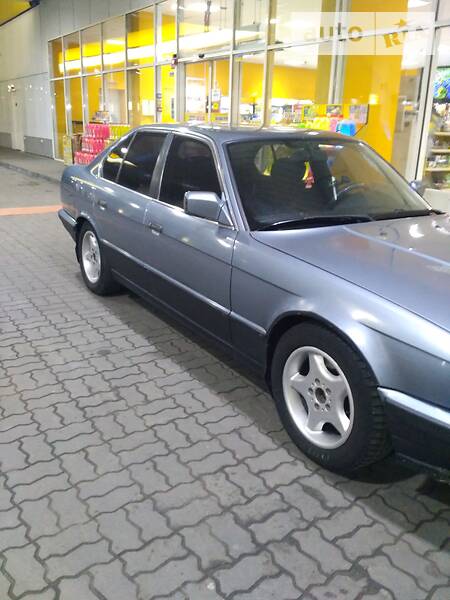 Седан BMW 5 Series 1988 в Вінниці