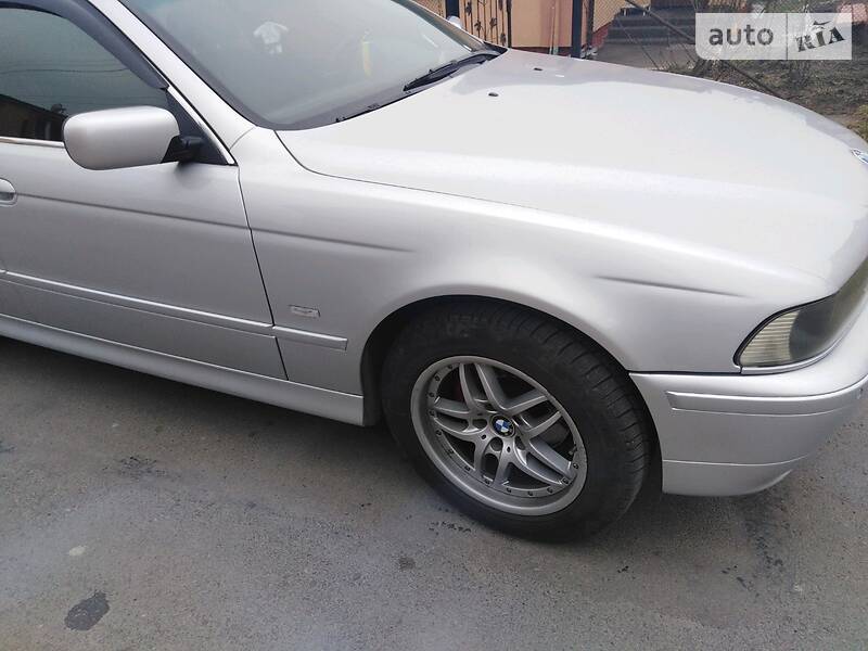 Седан BMW 5 Series 2001 в 