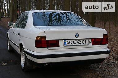 Седан BMW 5 Series 1988 в 