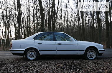 Седан BMW 5 Series 1988 в 