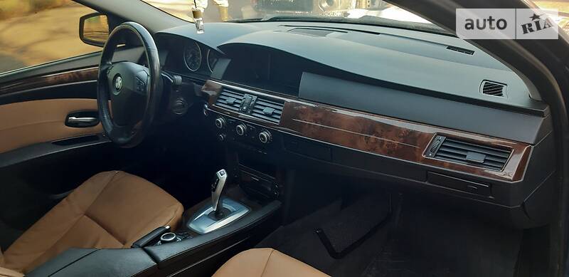 Седан BMW 5 Series 2009 в Вишневому фото 7 Седан BMW 5 Series 2009 в Вишневому