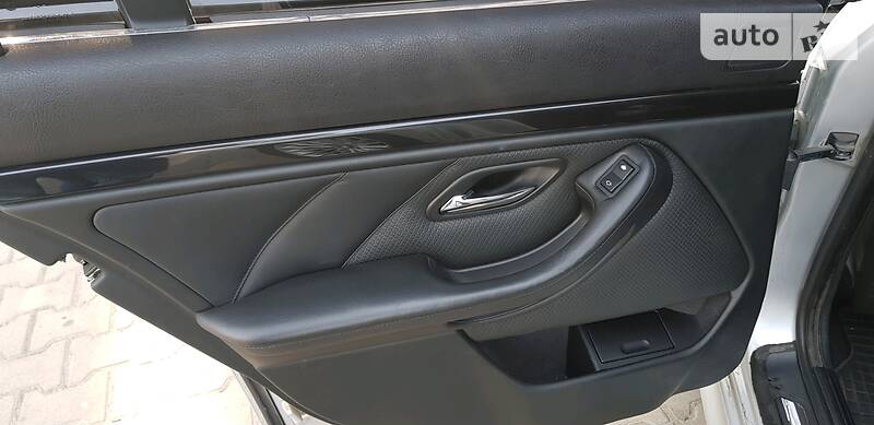 Седан BMW 5 Series 2002 в Мостиській