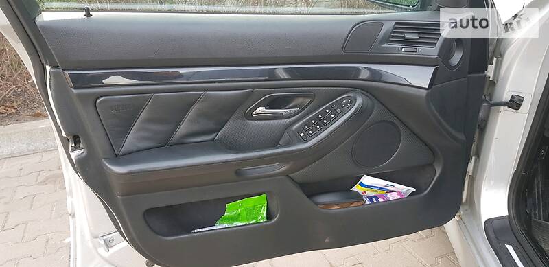 Седан BMW 5 Series 2002 в Мостиській