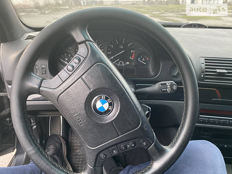 Седан BMW 5 Series 2001 в Хоролі