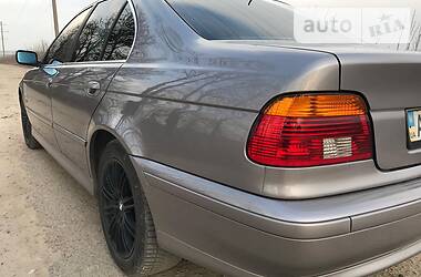 Седан BMW 5 Series 2000 в 