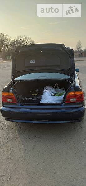Седан BMW 5 Series 2002 в Нововолинську