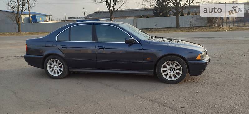 Седан BMW 5 Series 2002 в Нововолинську