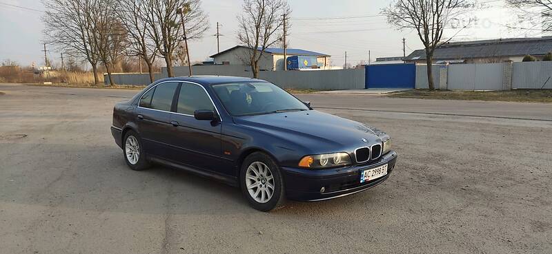 Седан BMW 5 Series 2002 в Нововолинську