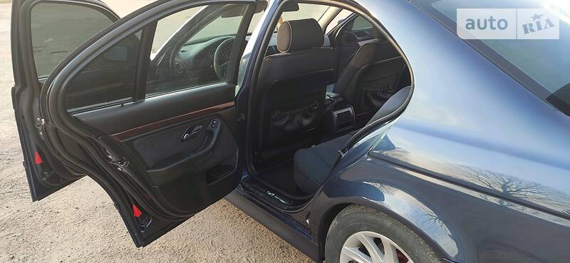 Седан BMW 5 Series 2002 в Нововолинську