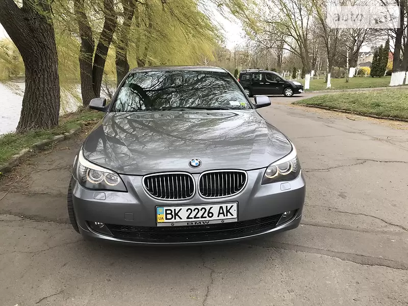 Седан BMW 5 Series 2009 в 