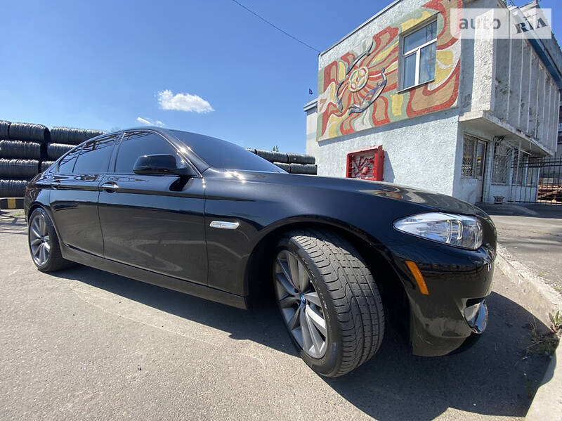 Седан BMW 5 Series 2012 в 