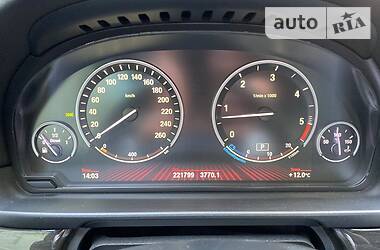 Седан BMW 5 Series 2012 в 