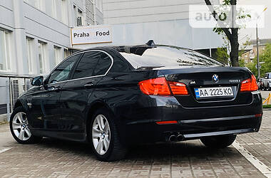 Седан BMW 5 Series 2012 в 