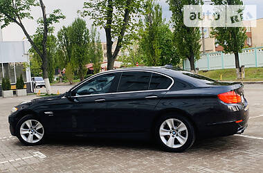 Седан BMW 5 Series 2012 в 