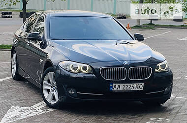 Седан BMW 5 Series 2012 в 