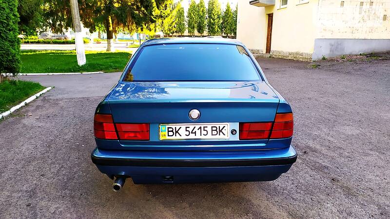 Седан BMW 5 Series 1994 в Дубні