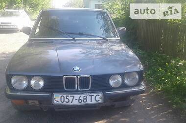 Седан BMW 5 Series 1986 в Черновцах