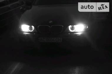 Седан BMW 5 Series 2001 в Нововолынске