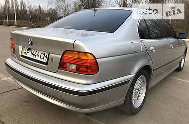 Седан BMW 5 Series 2000 в 