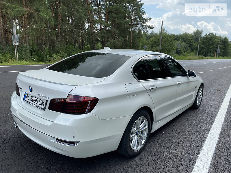 Седан BMW 5 Series 2015 в Нововолынске