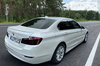 Седан BMW 5 Series 2015 в Нововолынске