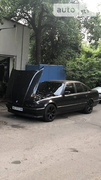 Седан BMW 5 Series 1992 в Києві