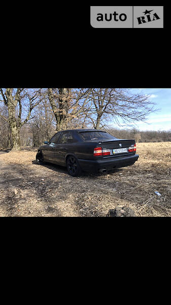 Седан BMW 5 Series 1992 в Києві