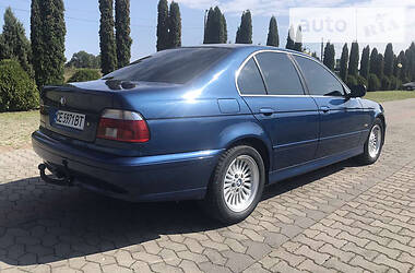 Седан BMW 5 Series 2000 в Черновцах